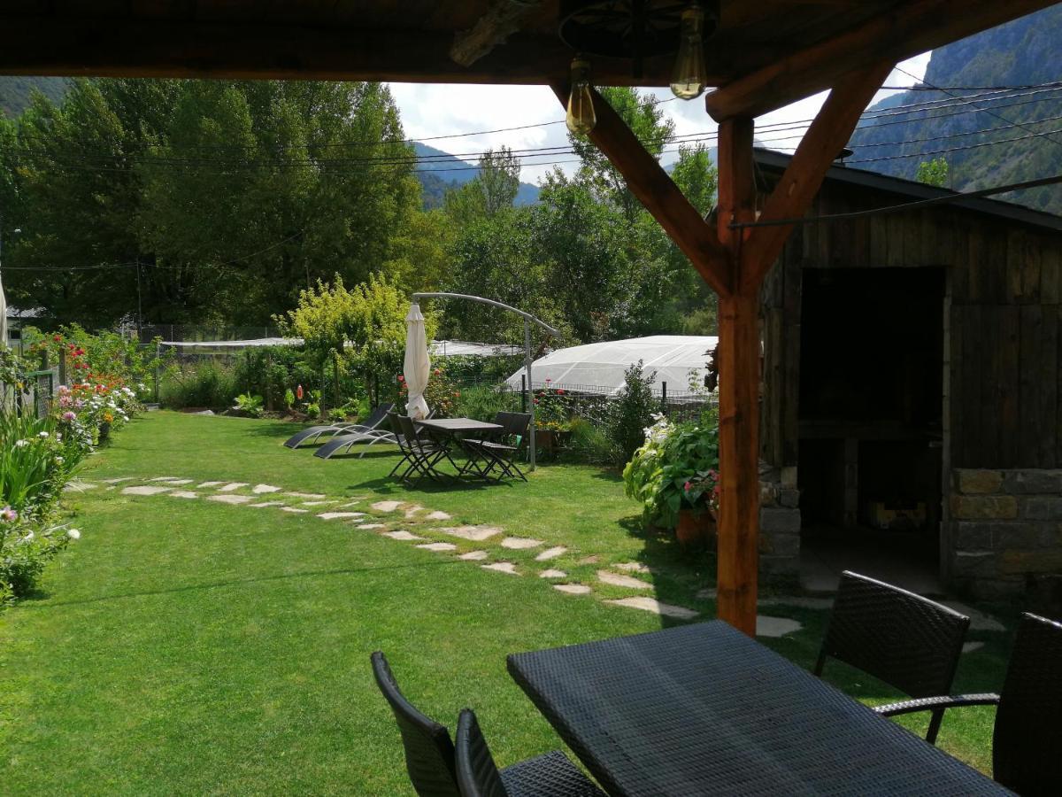 Apartamentos Mobison Salinas de Bielsa Esterno foto