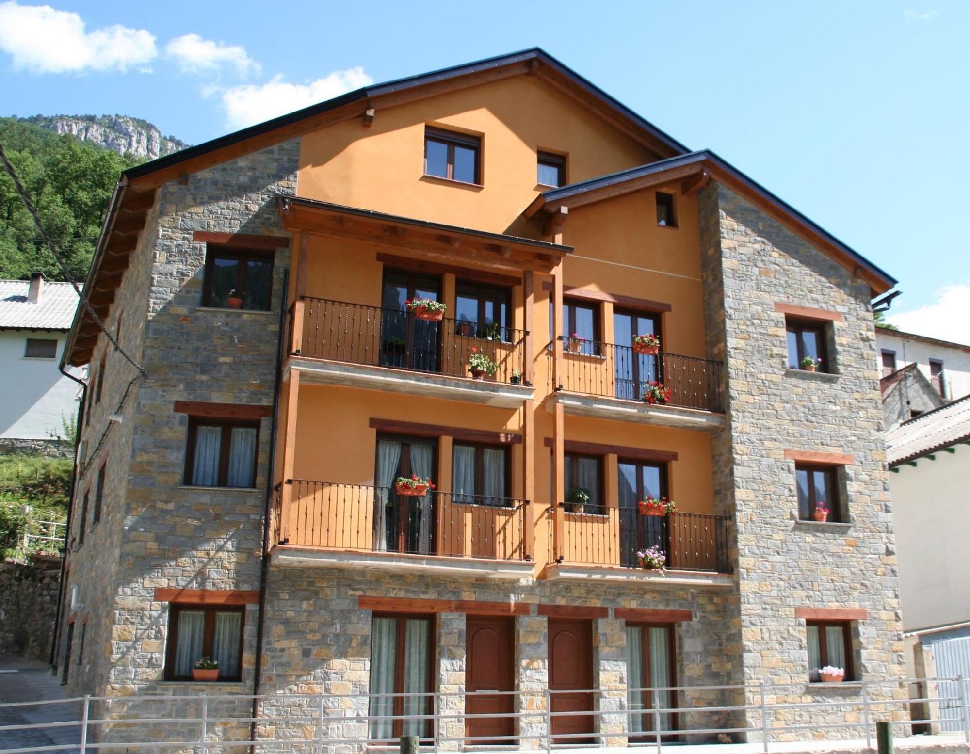 Apartamentos Mobison Salinas de Bielsa Esterno foto