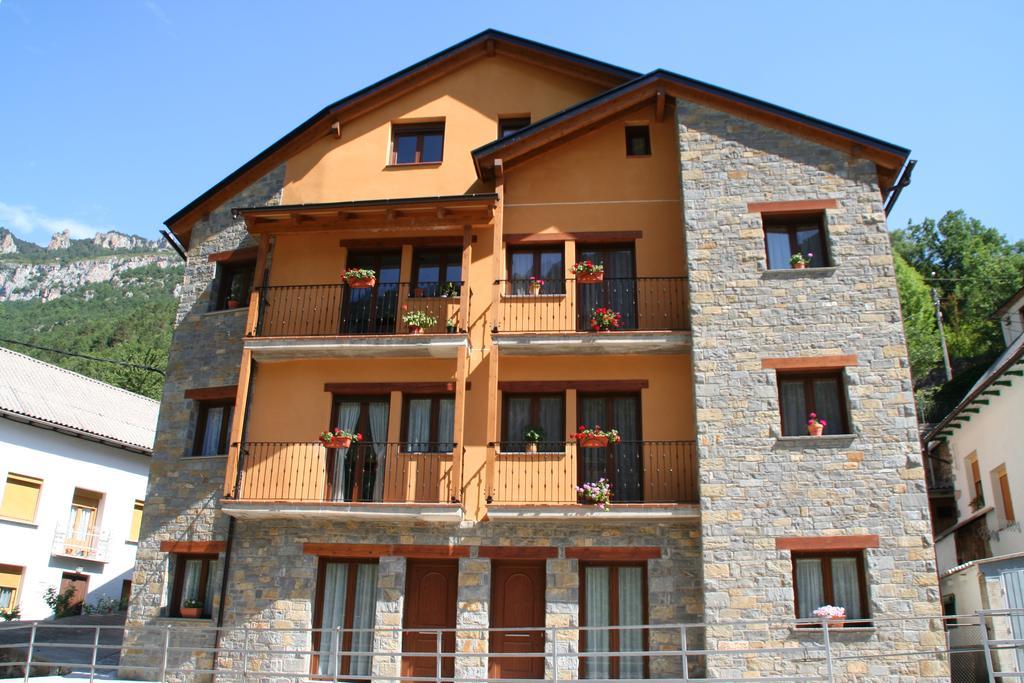Apartamentos Mobison Salinas de Bielsa Esterno foto